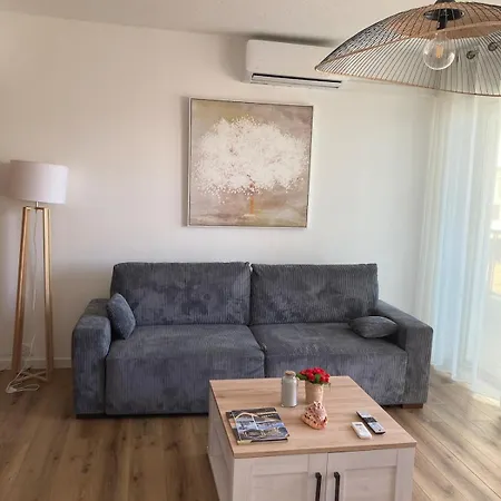 Superbe T3 Moderne Vue Avec Parking, Climatisation, Piscine *